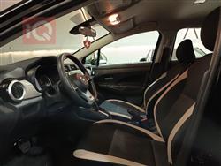 نيسان فيرسا